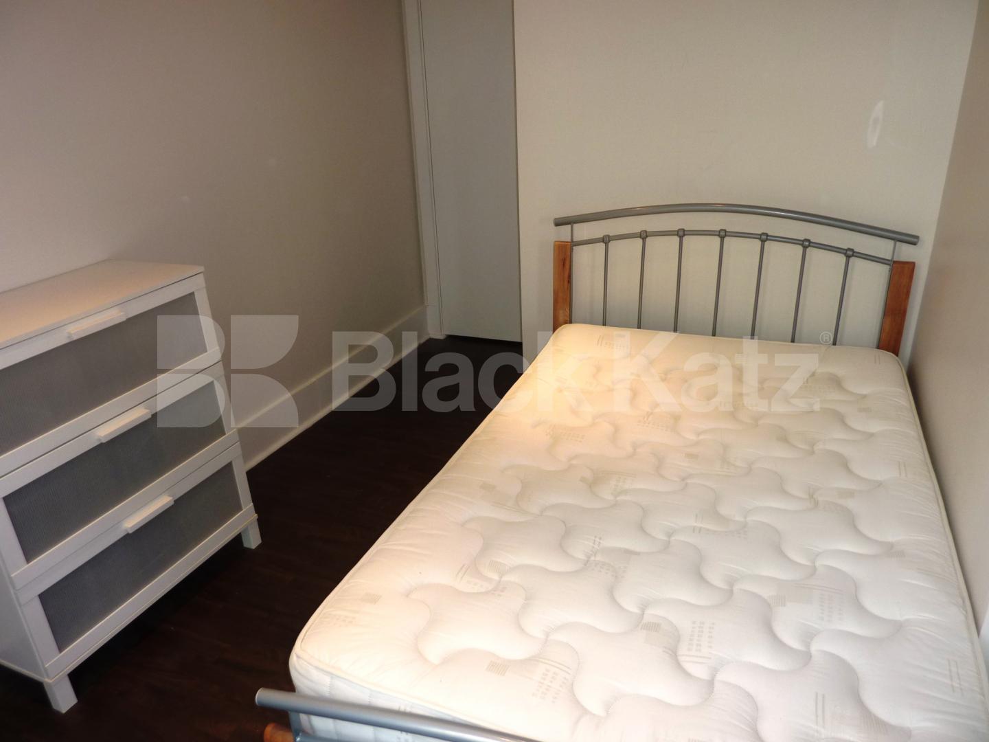 			NEW INSTRUCTION!, 1 Bedroom, 1 bath, 1 reception Flat			 Sutherland Avenue, MAIDA VALE